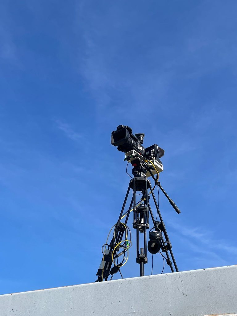 Kamera-SET Panasonic AG-UX180 mit Stativ