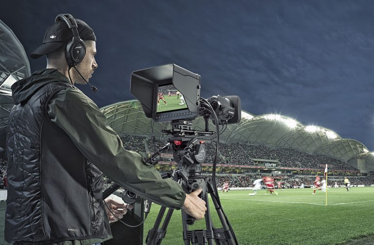 Kamera-SET: Studio Camera 6k Pro mit Stativ