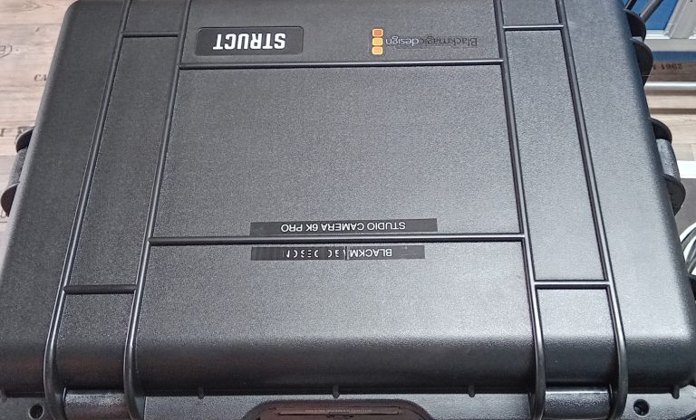 Kamera-SET: Studio Camera 6k Pro mit Stativ